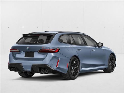 New 2027 BMW M5 Touring AWD/4WD image 2