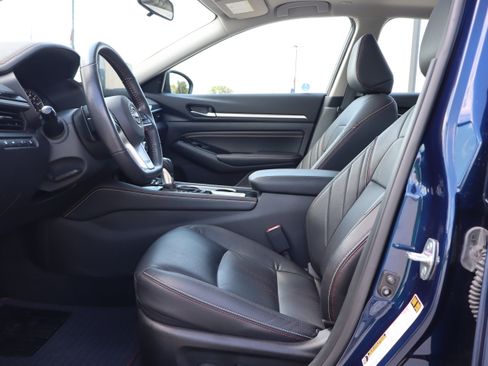 Used 2023 Nissan Altima 2.0 SR FWD image 9