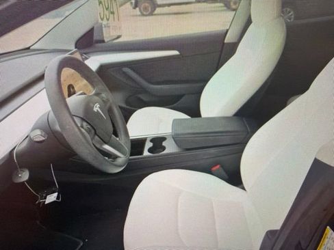 Used 2022 Tesla Model 3 Long Range AWD/4WD image 6