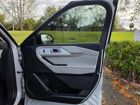 New 2026 Ford Explorer Active w/ Active Comfort Package image 48