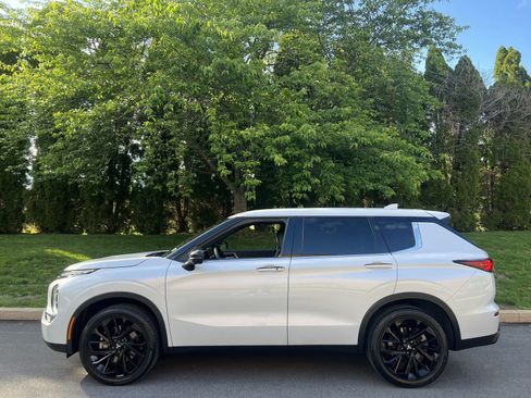 Used 2024 Mitsubishi Outlander SE Black Edition AWD/4WD image 34