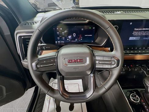 New 2026 GMC Canyon AT4 AWD/4WD image 10