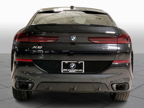 New 2026 BMW X6 xDrive40i w/ Climate Comfort Package image 4