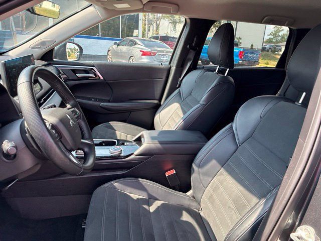 Used 2025 Mitsubishi Outlander SE FWD image 70