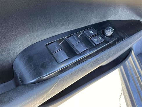 Used 2025 Toyota Camry SE image 18