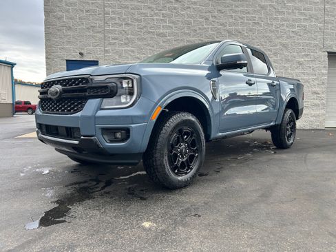 New 2025 Ford Ranger Lariat w/ Black Appearance Package image 3