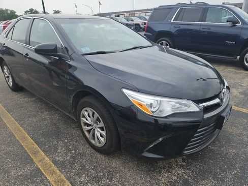 Used 2017 Toyota Camry LE FWD image 13