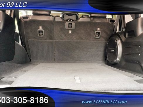 Used 2018 Jeep Wrangler Unlimited Sahara AWD/4WD image 15