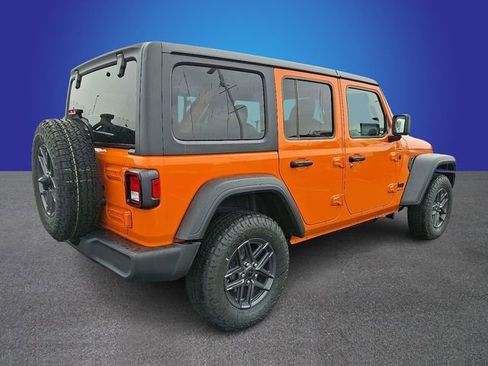 Used 2025 Jeep Wrangler Unlimited Sport AWD/4WD image 3