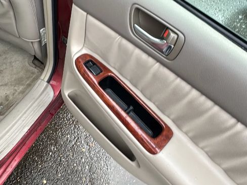 Used 2005 Toyota Camry LE FWD image 18
