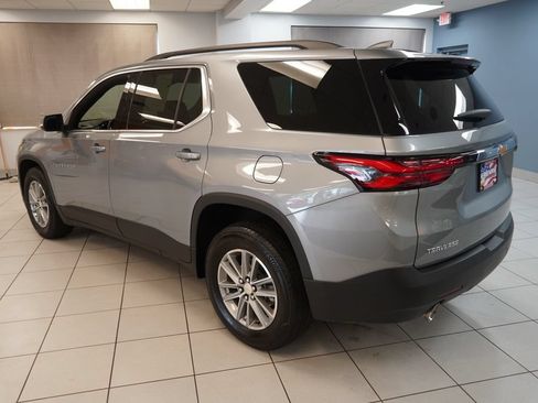 Used 2023 Chevrolet Traverse LT FWD image 11