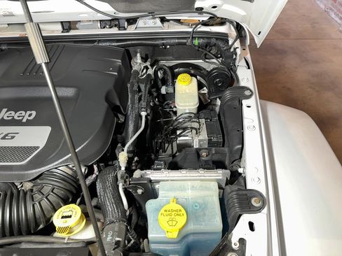 Used 2015 Jeep Wrangler Sahara w/ Connectivity Group image 84