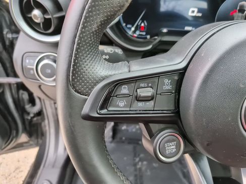 Used 2024 Alfa Romeo Giulia Veloce image 26