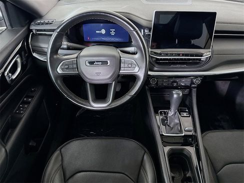 Used 2022 Jeep Compass Limited w/ (RED) Package image 4