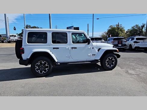New 2026 Jeep Wrangler Sahara image 34