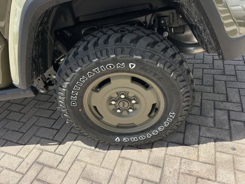 New 2026 Jeep Gladiator Willys AWD/4WD image 9