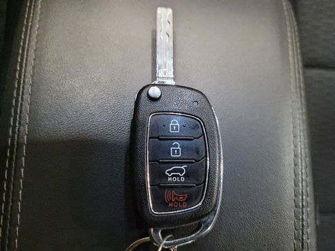 Used 2019 Hyundai Tucson SE AWD/4WD image 32