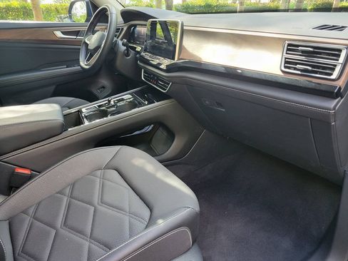 Used 2026 Volkswagen Atlas SE FWD image 9