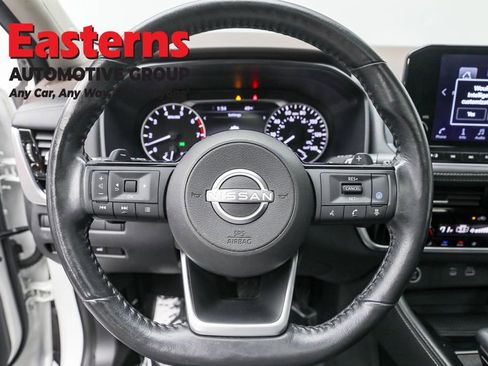 Used 2022 Nissan Rogue SL w/ SL Premium Package image 10