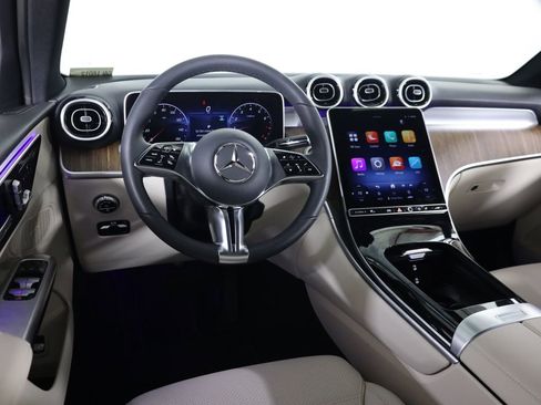 Used 2026 Mercedes-Benz GLC 300 4MATIC image 29