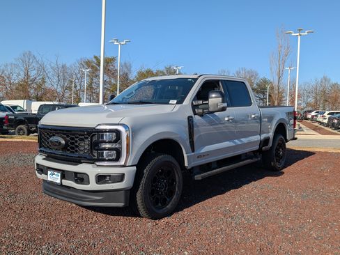 New 2026 Ford F250 Lariat w/ Black Appearance Package image 4