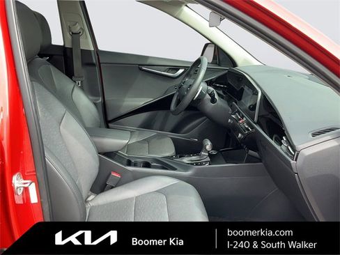 Used 2023 Kia Niro SX Touring image 11