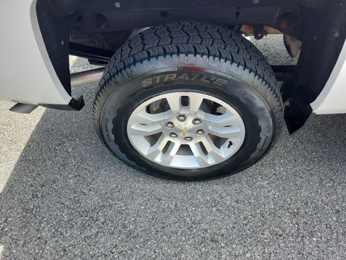 Used 2017 Chevrolet Silverado 1500 LTZ AWD/4WD image 7
