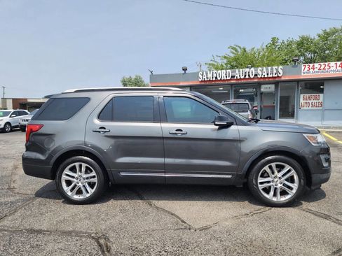 Used 2016 Ford Explorer XLT w/ Equipment Group 202A image 4