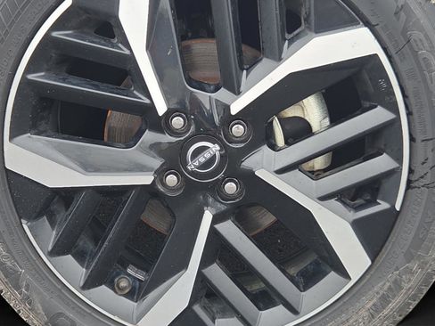 Used 2023 Nissan Versa SR w/ Trunk Package image 32