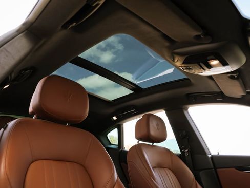 Used 2022 Maserati Levante GT image 25