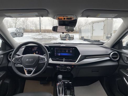 Used 2024 Chevrolet Trax ACTIV w/ Driver Confidence Package image 22