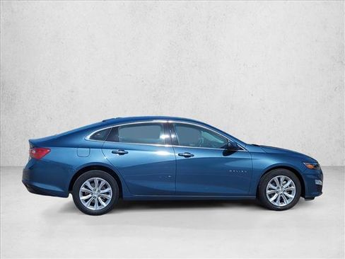 Used 2025 Chevrolet Malibu LT FWD image 4