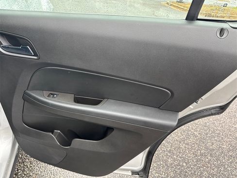 Used 2015 Chevrolet Equinox LS image 16