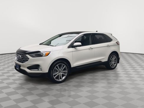 Certified 2023 Ford Edge Titanium w/ Class II Trailer Tow Package image 37