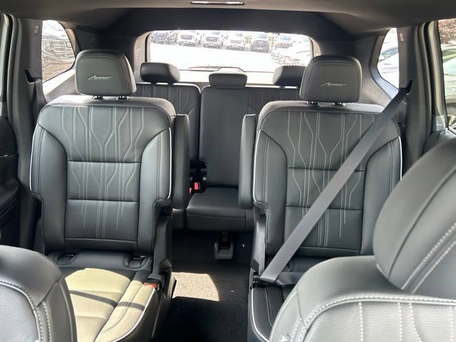 New 2026 Buick Enclave Avenir w/ Super Cruise Package AWD/4WD image 37
