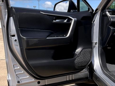 Used 2023 Toyota RAV4 XLE image 22