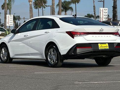 Certified 2026 Hyundai Elantra SE FWD image 6