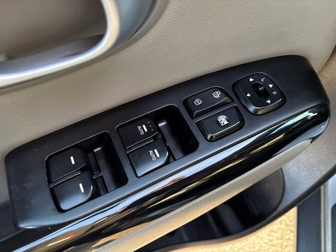 Used 2015 Kia Soul + w/ Audio Package image 12