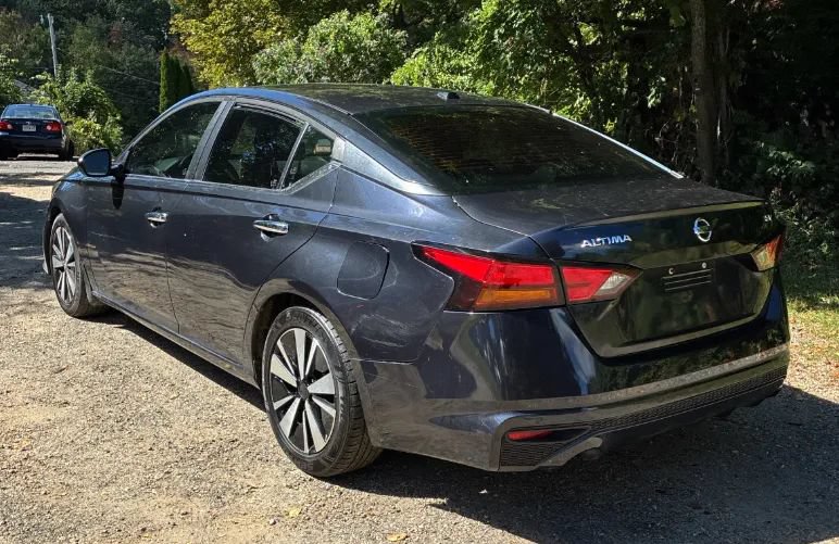 Used 2021 Nissan Altima 2.5 SV FWD image 5