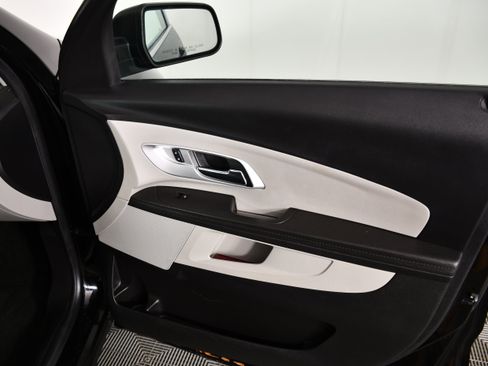 Used 2017 Chevrolet Equinox LS FWD image 37