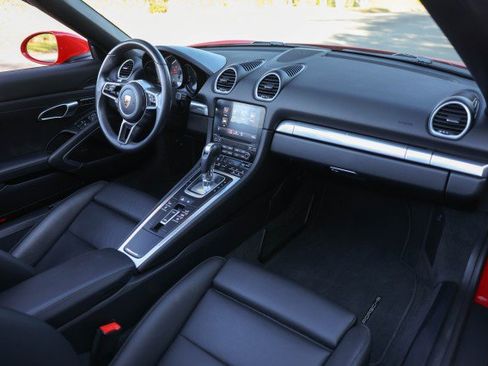 Used 2019 Porsche 718 Boxster S RWD image 23