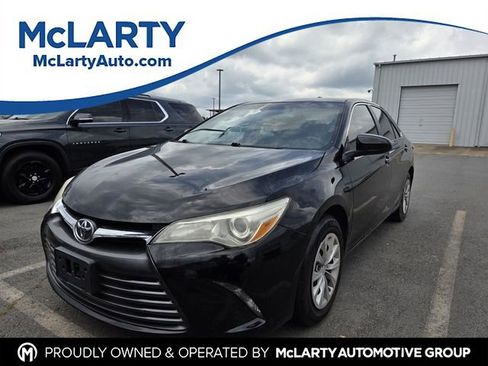 Used 2016 Toyota Camry LE FWD image 1