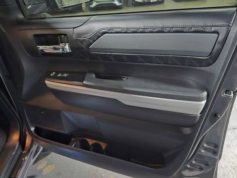 Used 2019 Toyota Tundra Platinum AWD/4WD image 10