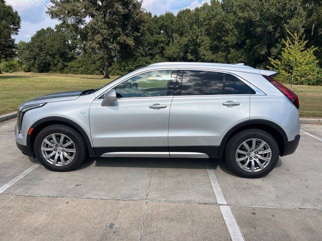 Used 2020 Cadillac XT4 Premium Luxury FWD image 2