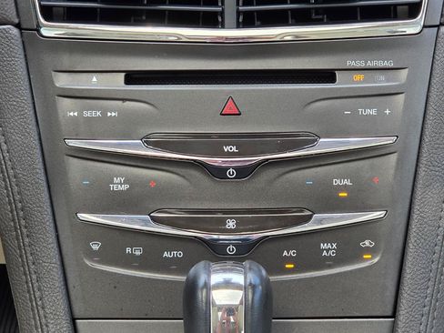 Used 2016 Lincoln MKT AWD w/ Equipment Group 201A image 20