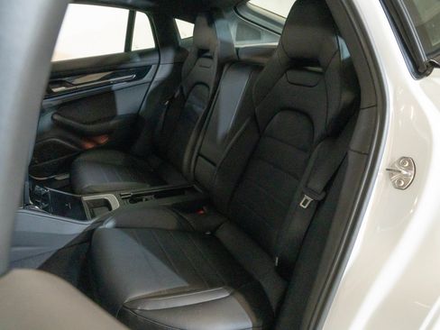 Certified 2025 Porsche Panamera RWD image 19