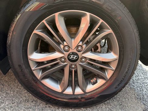 Used 2014 Hyundai Tucson SE AWD/4WD image 17