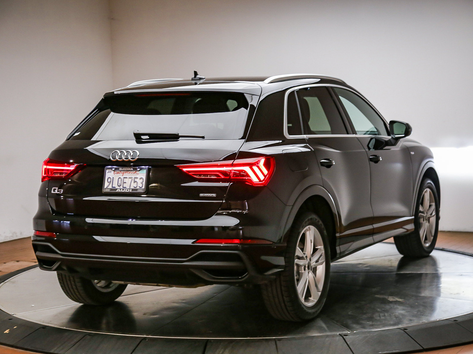 Certified 2024 Audi Q3 2.0T Premium AWD/4WD image 7
