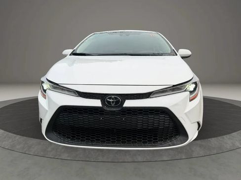 Used 2021 Toyota Corolla LE w/ Carpet Mat Package (TMS) FWD image 2