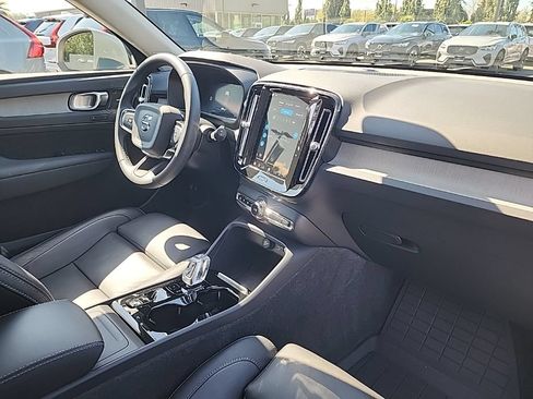 Certified 2024 Volvo XC40 B5 Ultimate w/ Protection Package Premier AWD/4WD image 20